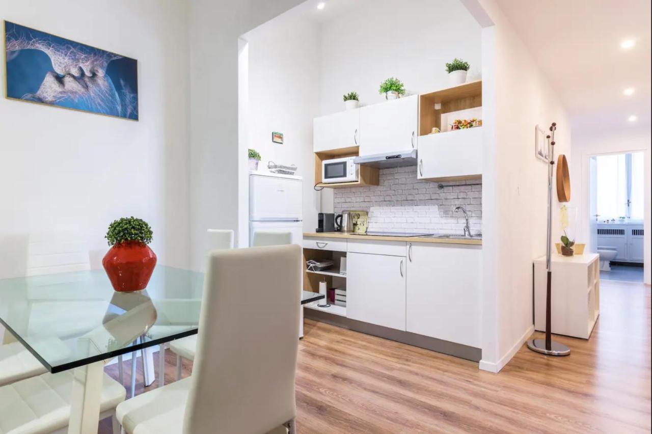 Luxury 4 Bedrooms Apartments Close To Duomo Milão Exterior foto