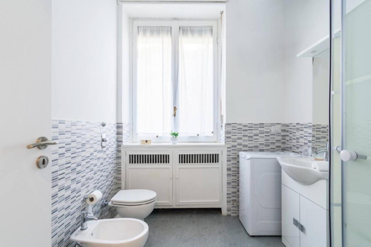Luxury 4 Bedrooms Apartments Close To Duomo Milão Exterior foto