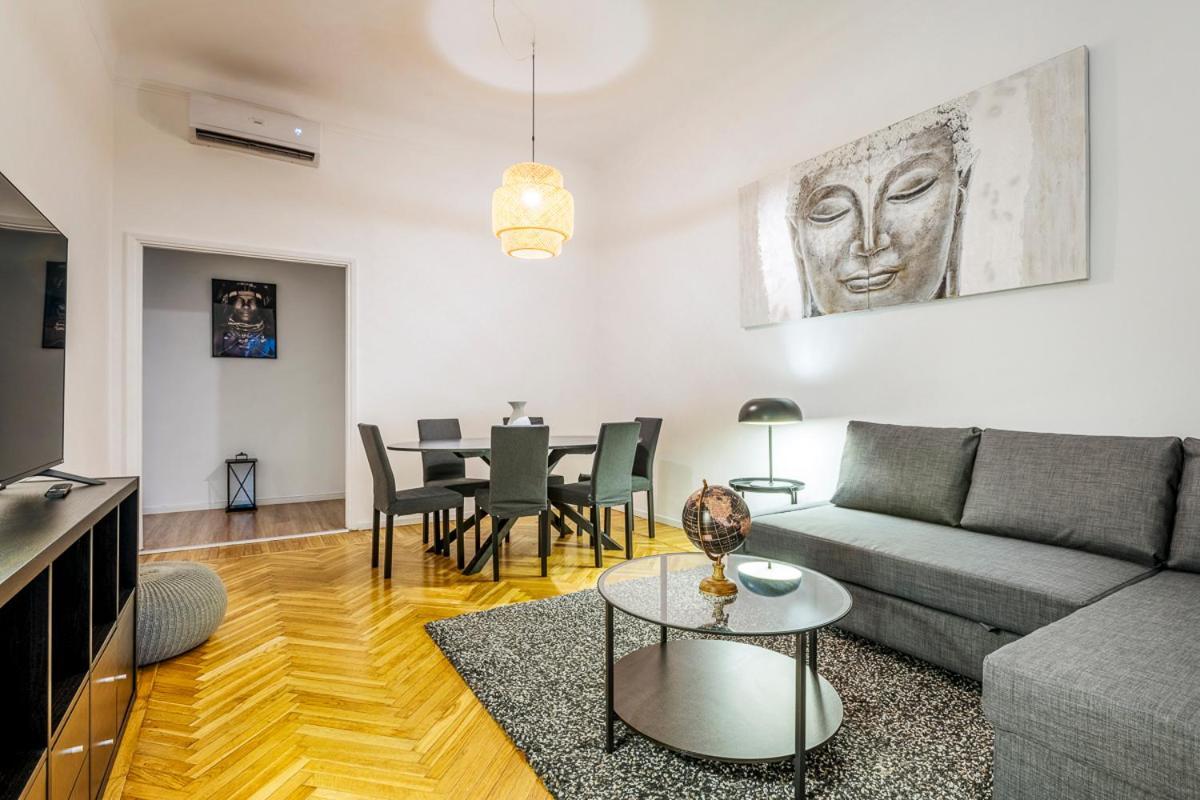 Luxury 4 Bedrooms Apartments Close To Duomo Milão Exterior foto