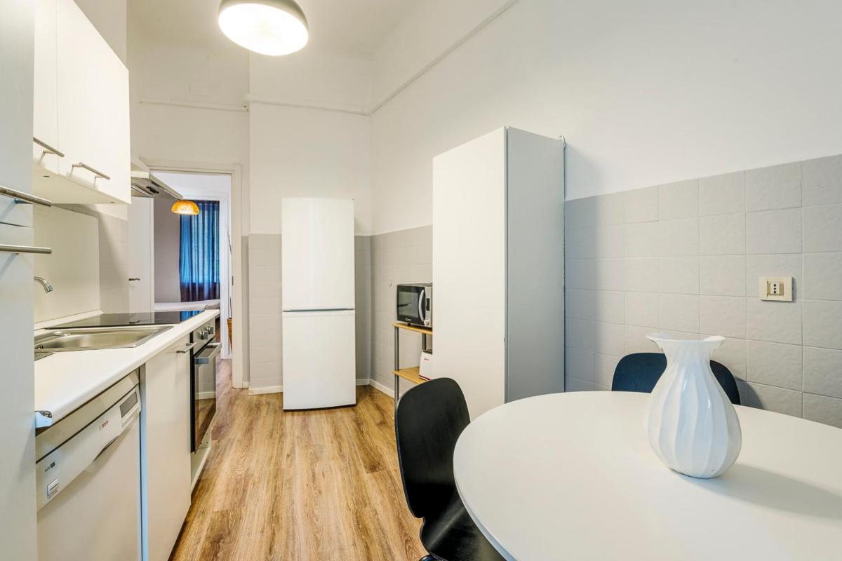 Luxury 4 Bedrooms Apartments Close To Duomo Milão Exterior foto