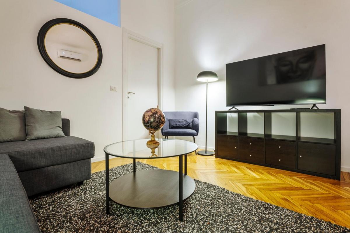 Luxury 4 Bedrooms Apartments Close To Duomo Milão Exterior foto