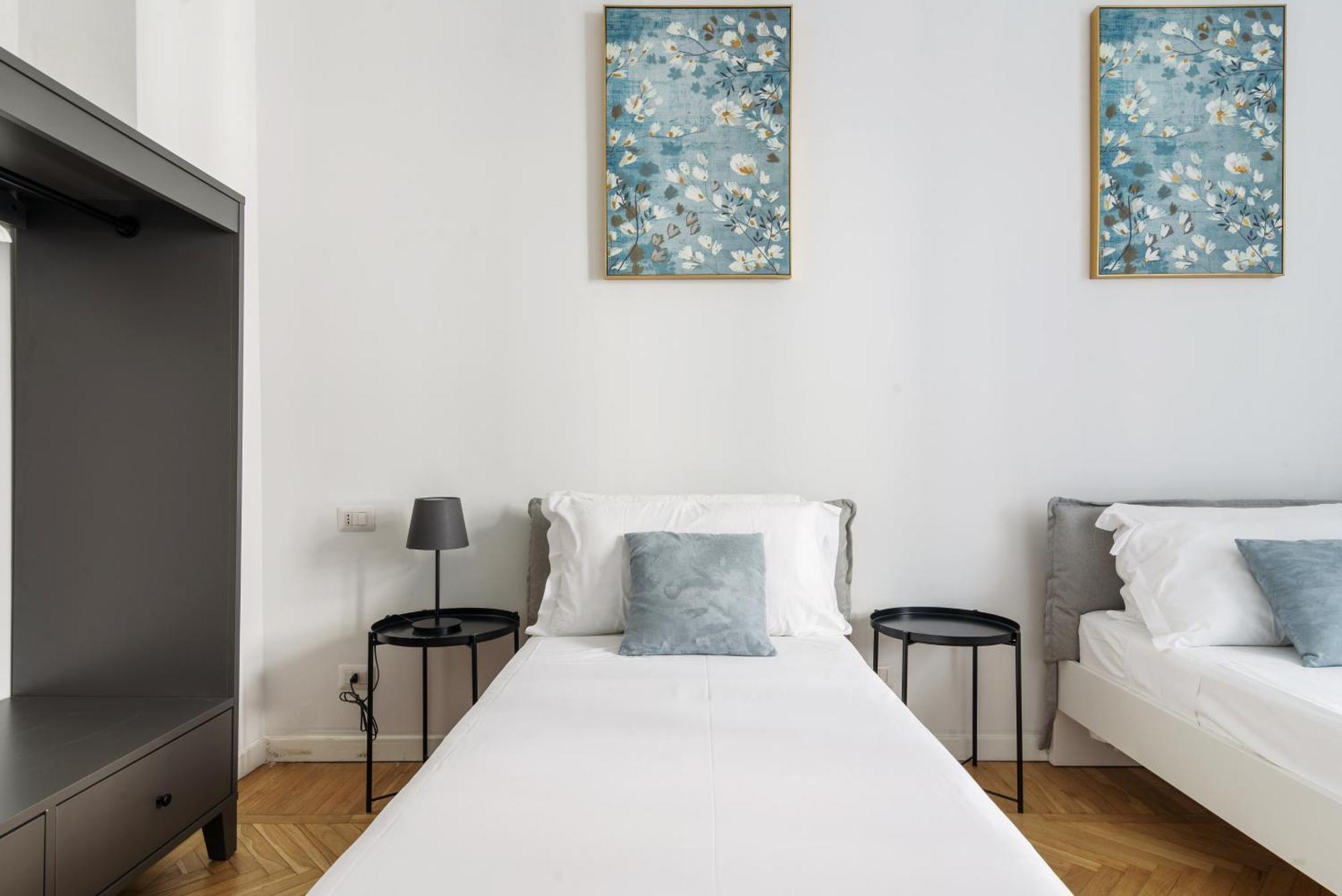 Luxury 4 Bedrooms Apartments Close To Duomo Milão Exterior foto